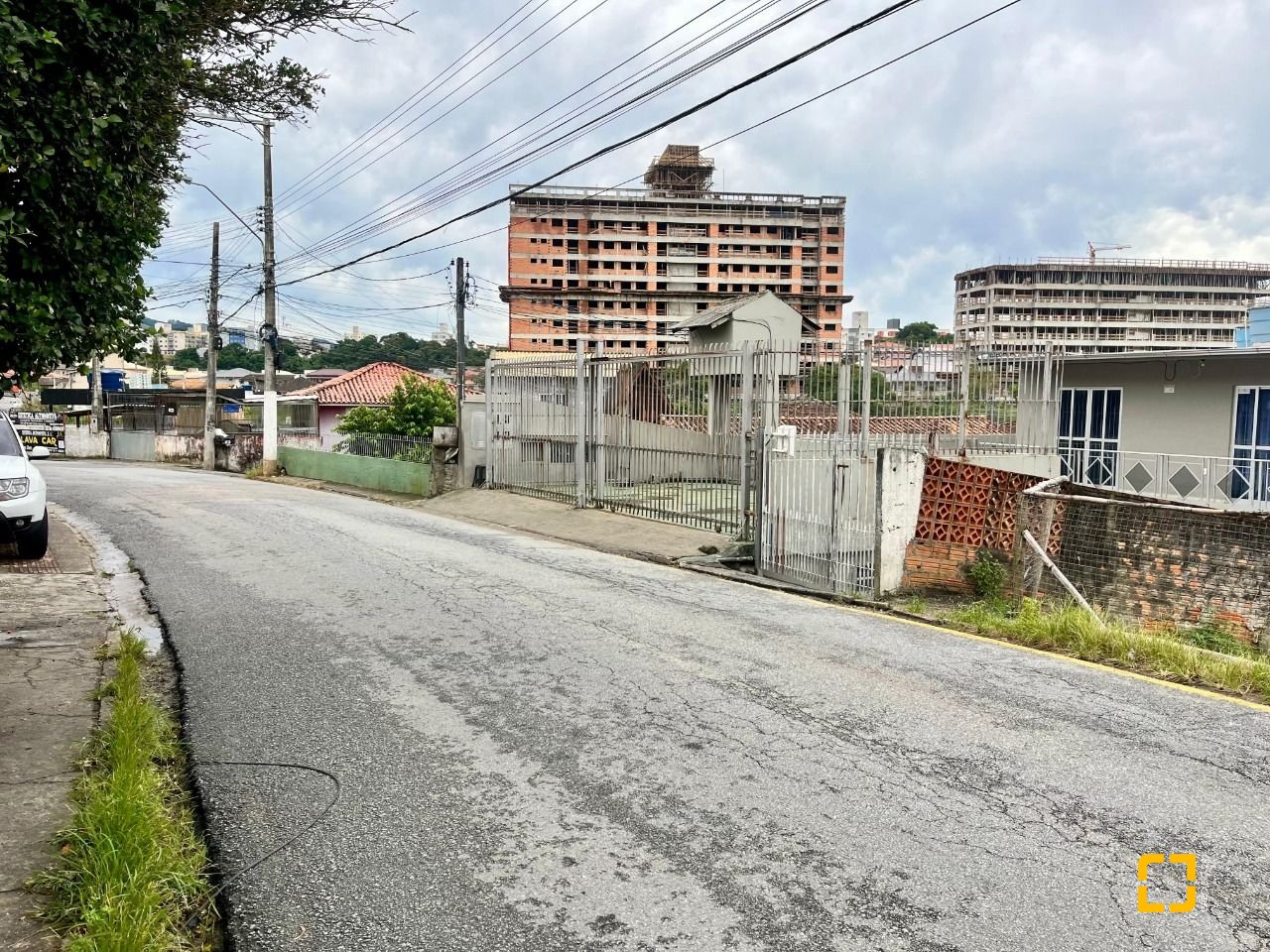 Terreno com 294m², no bairro Areias em São José