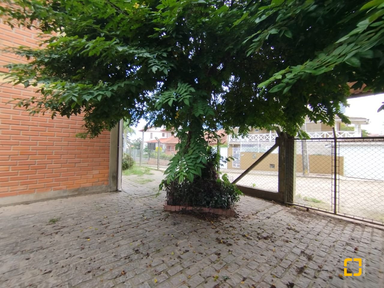 Terreno com 555m², no bairro Coqueiros em Florianópolis