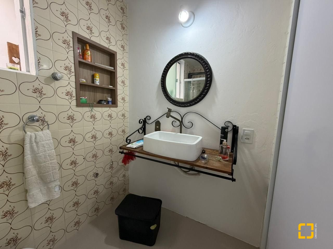 Casa com 241m², 5 quartos (sendo 2 suítes), 4 garagens, no bairro Bom Abrigo em Florianópolis