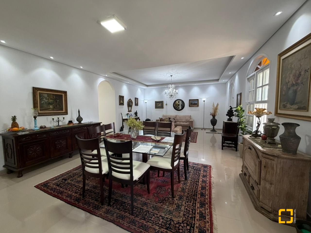 Casa com 241m², 5 quartos (sendo 2 suítes), 4 garagens, no bairro Bom Abrigo em Florianópolis