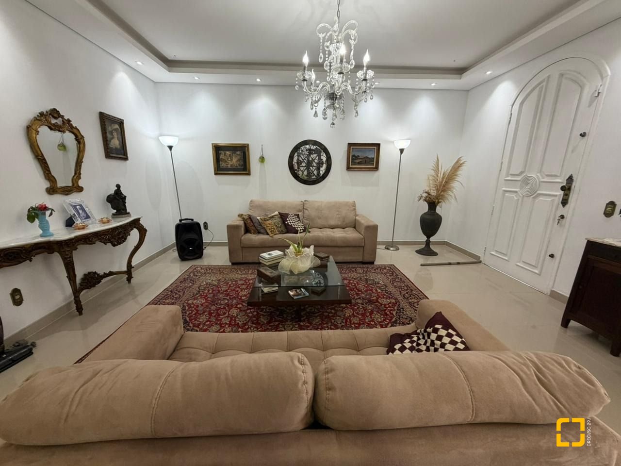 Casa com 241m², 5 quartos (sendo 2 suítes), 4 garagens, no bairro Bom Abrigo em Florianópolis