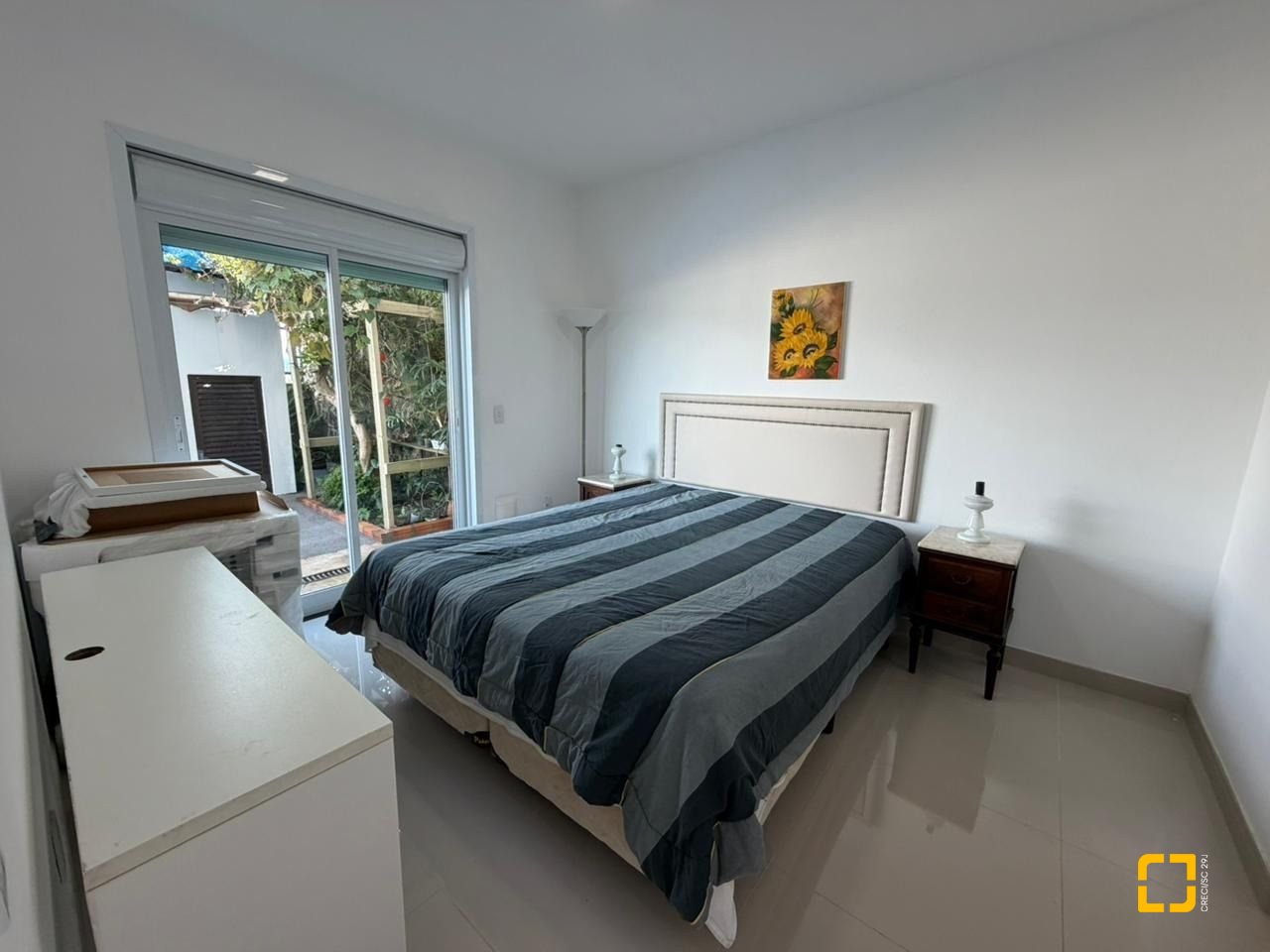 Casa com 241m², 5 quartos (sendo 2 suítes), 4 garagens, no bairro Bom Abrigo em Florianópolis