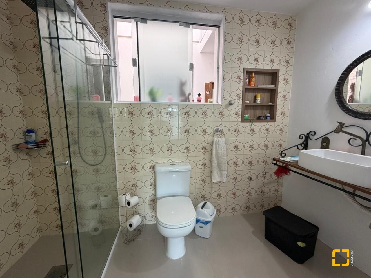 Casa com 241m², 5 quartos (sendo 2 suítes), 4 garagens, no bairro Bom Abrigo em Florianópolis
