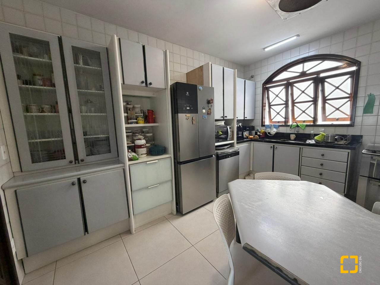 Casa com 241m², 5 quartos (sendo 2 suítes), 4 garagens, no bairro Bom Abrigo em Florianópolis