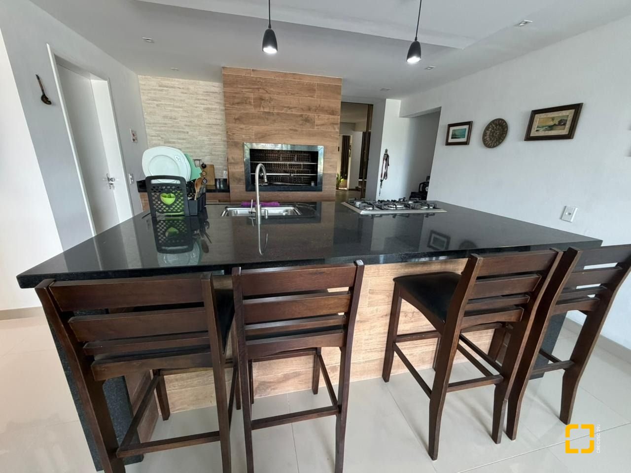 Casa com 241m², 5 quartos (sendo 2 suítes), 4 garagens, no bairro Bom Abrigo em Florianópolis