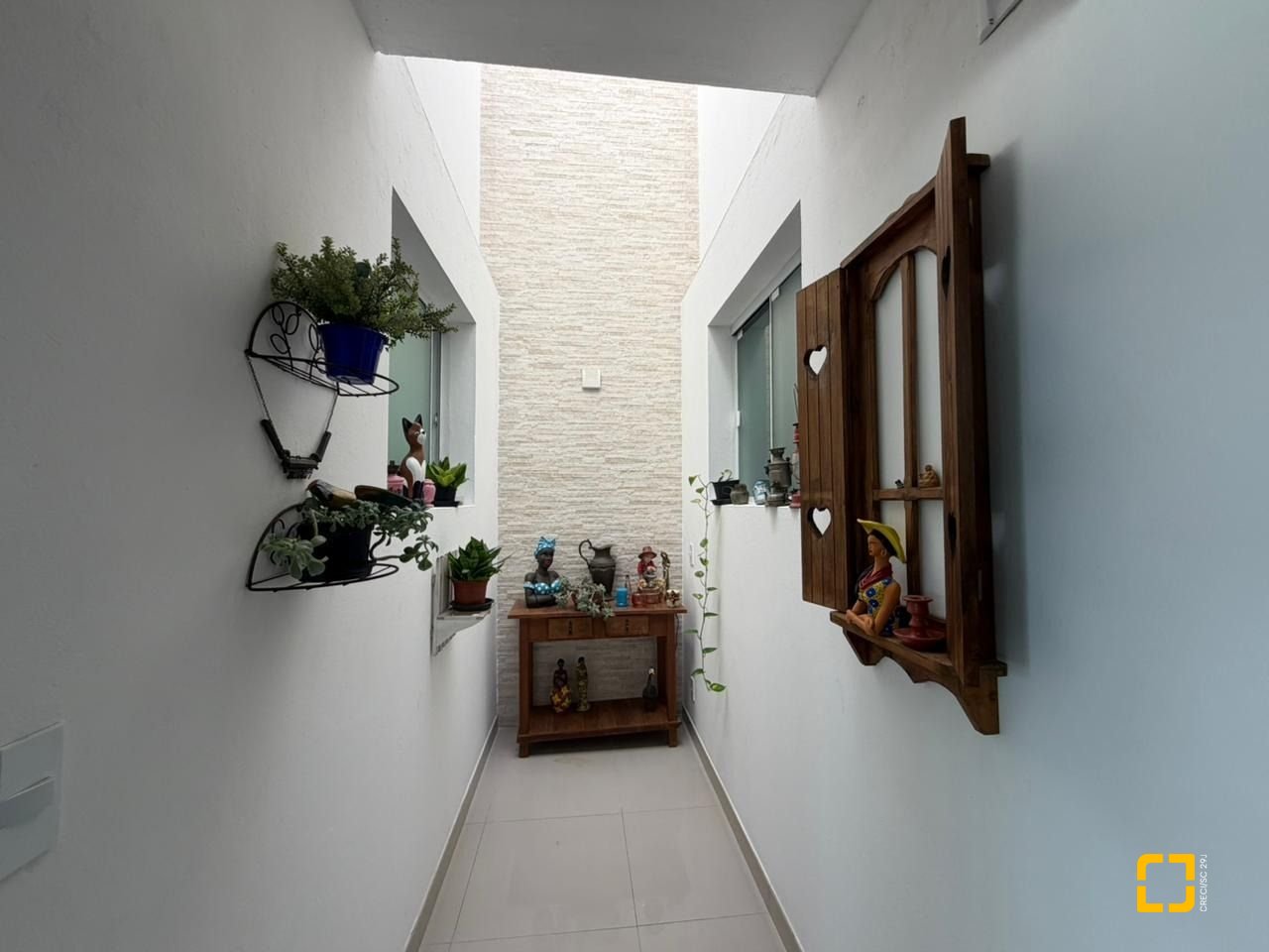 Casa com 241m², 5 quartos (sendo 2 suítes), 4 garagens, no bairro Bom Abrigo em Florianópolis