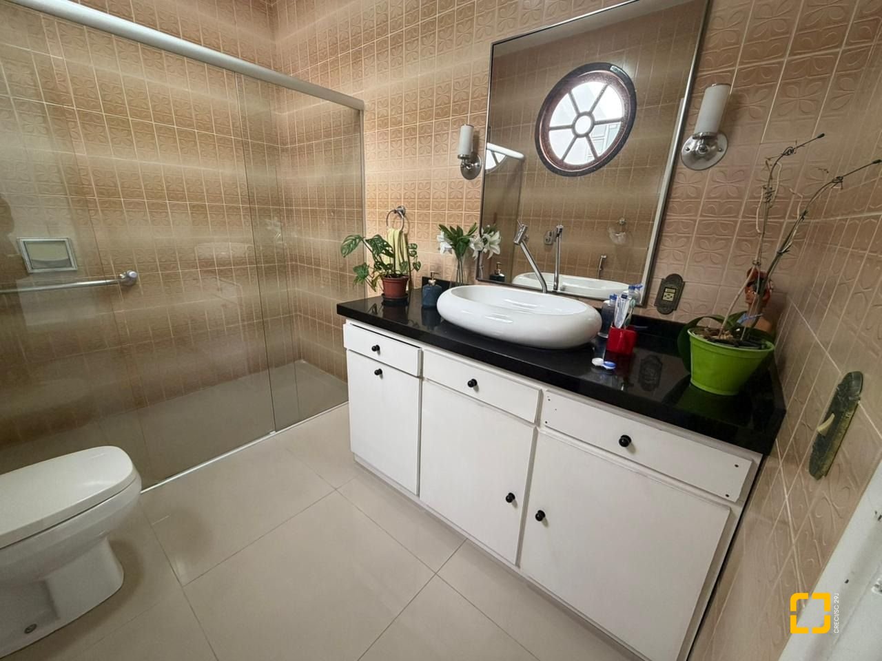 Casa com 241m², 5 quartos (sendo 2 suítes), 4 garagens, no bairro Bom Abrigo em Florianópolis