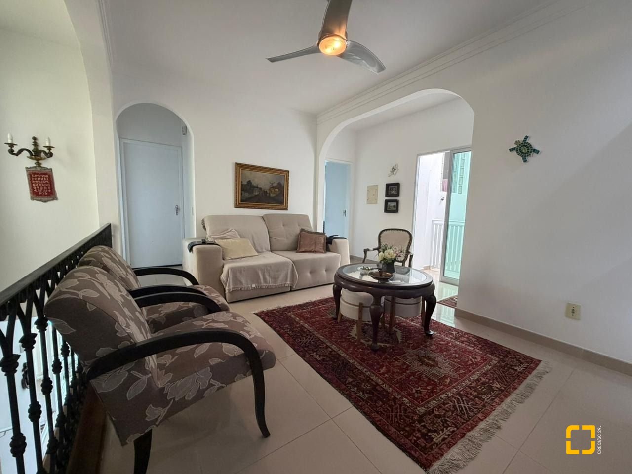 Casa com 241m², 5 quartos (sendo 2 suítes), 4 garagens, no bairro Bom Abrigo em Florianópolis