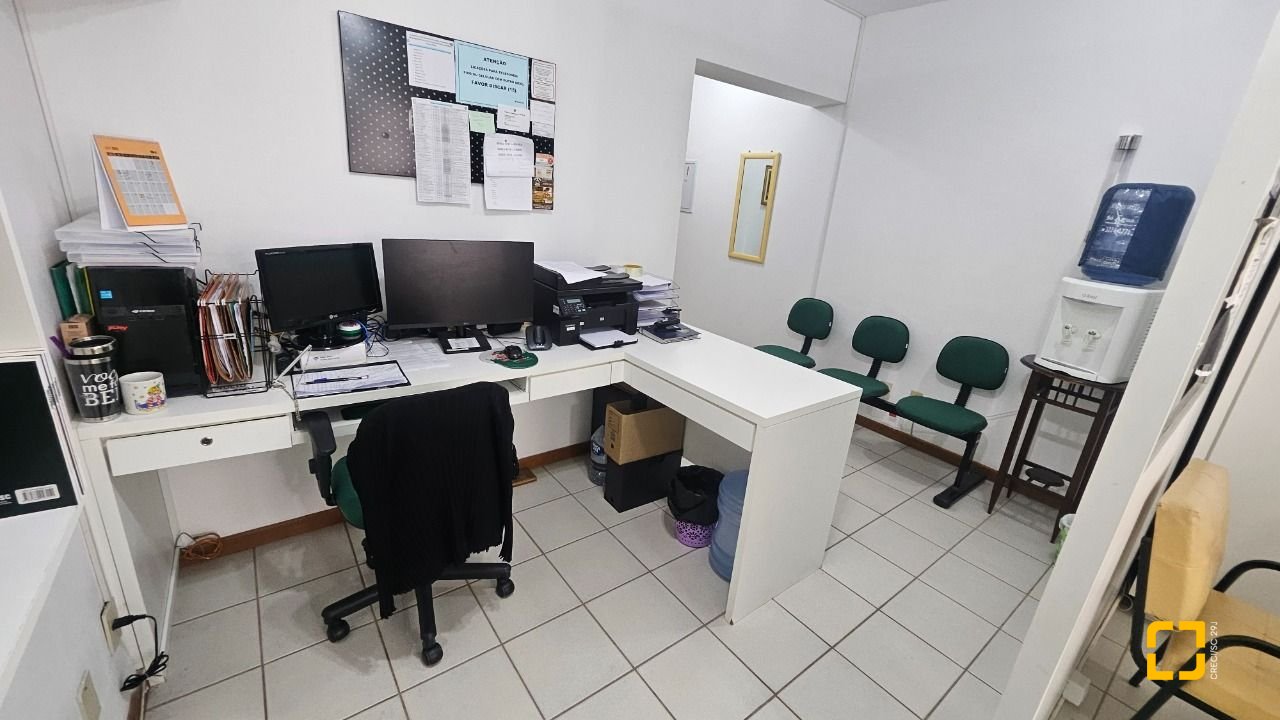 Sala com 32m², no bairro Centro em Florianópolis