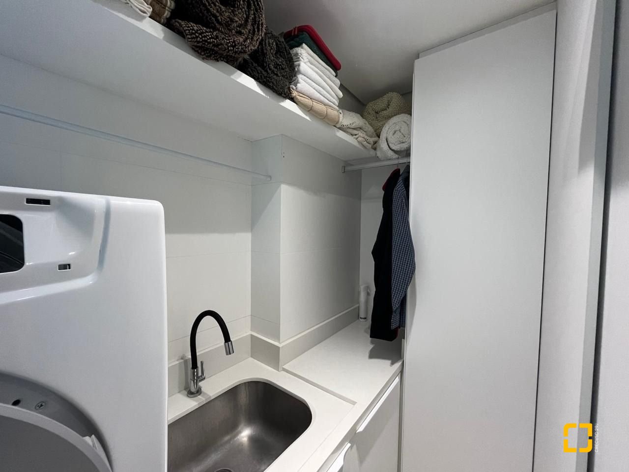 Apartamento com 280m², 4 quartos (sendo 4 suítes), 4 garagens, no bairro Canasvieiras em Florianópolis