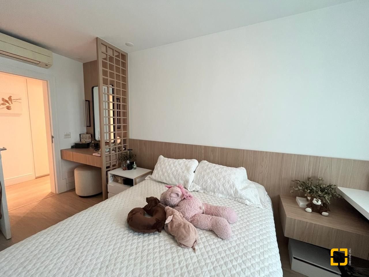 Apartamento com 280m², 4 quartos (sendo 4 suítes), 4 garagens, no bairro Canasvieiras em Florianópolis