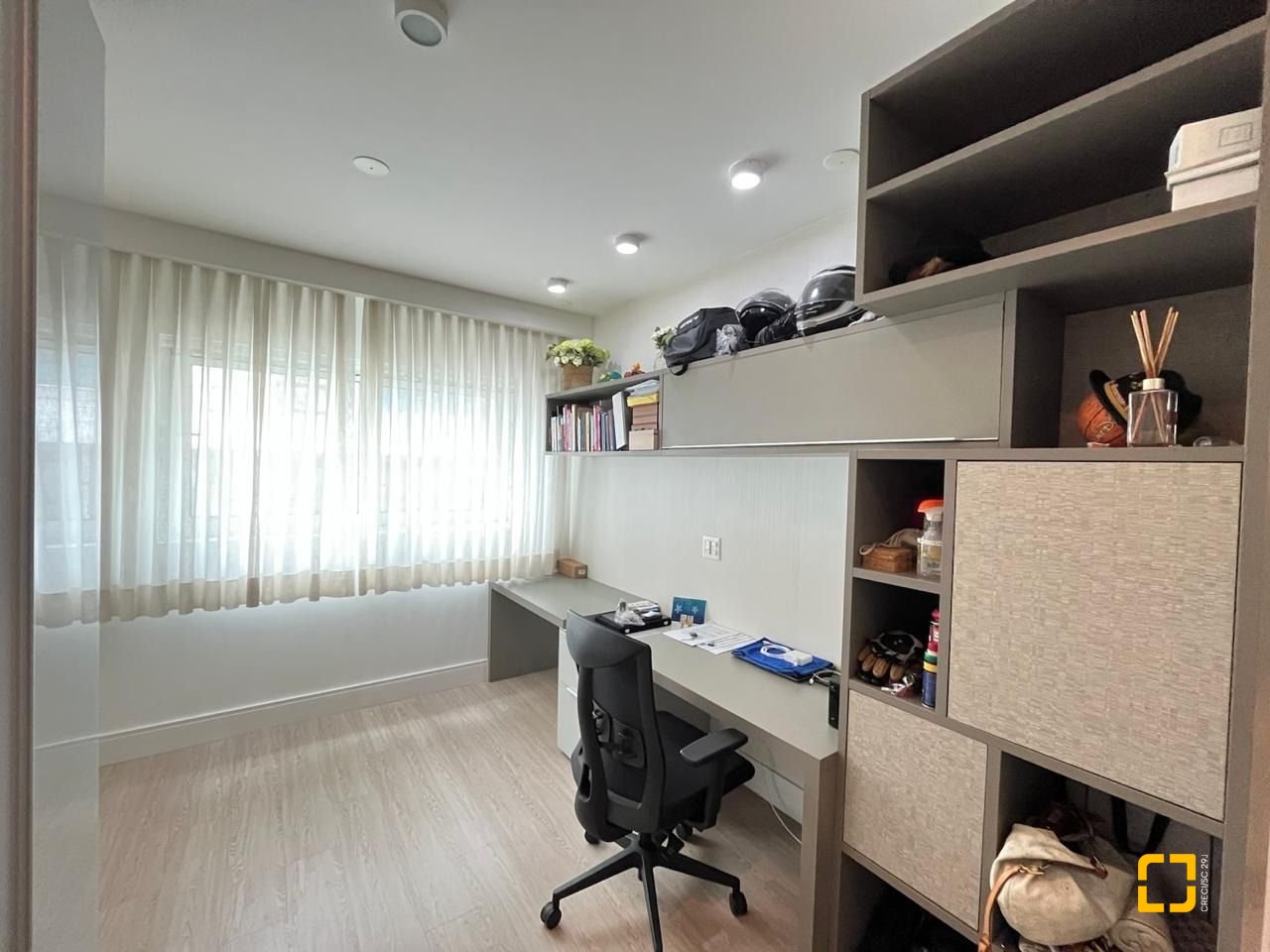 Apartamento com 280m², 4 quartos (sendo 4 suítes), 4 garagens, no bairro Canasvieiras em Florianópolis