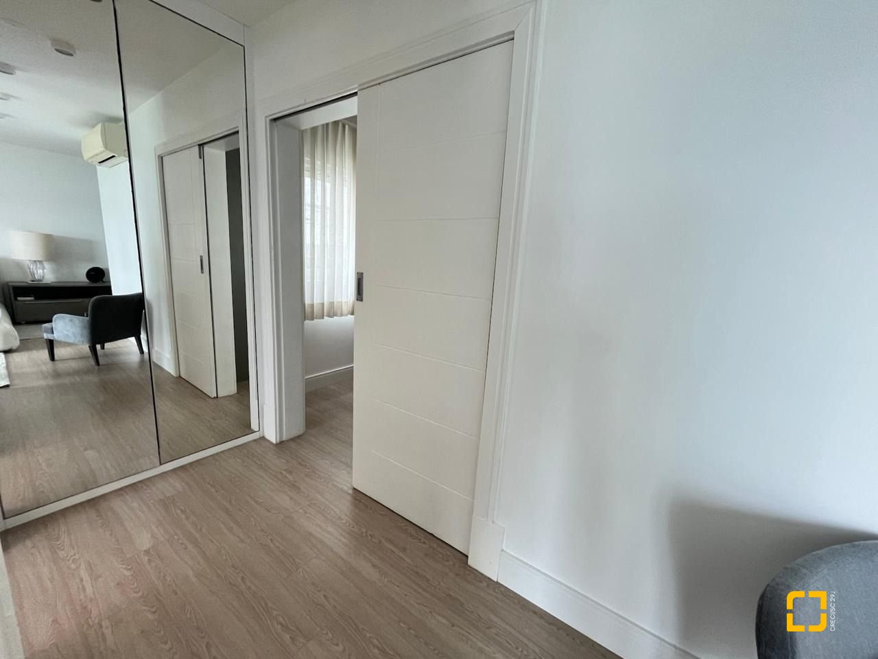 Apartamento com 280m², 4 quartos (sendo 4 suítes), 4 garagens, no bairro Canasvieiras em Florianópolis