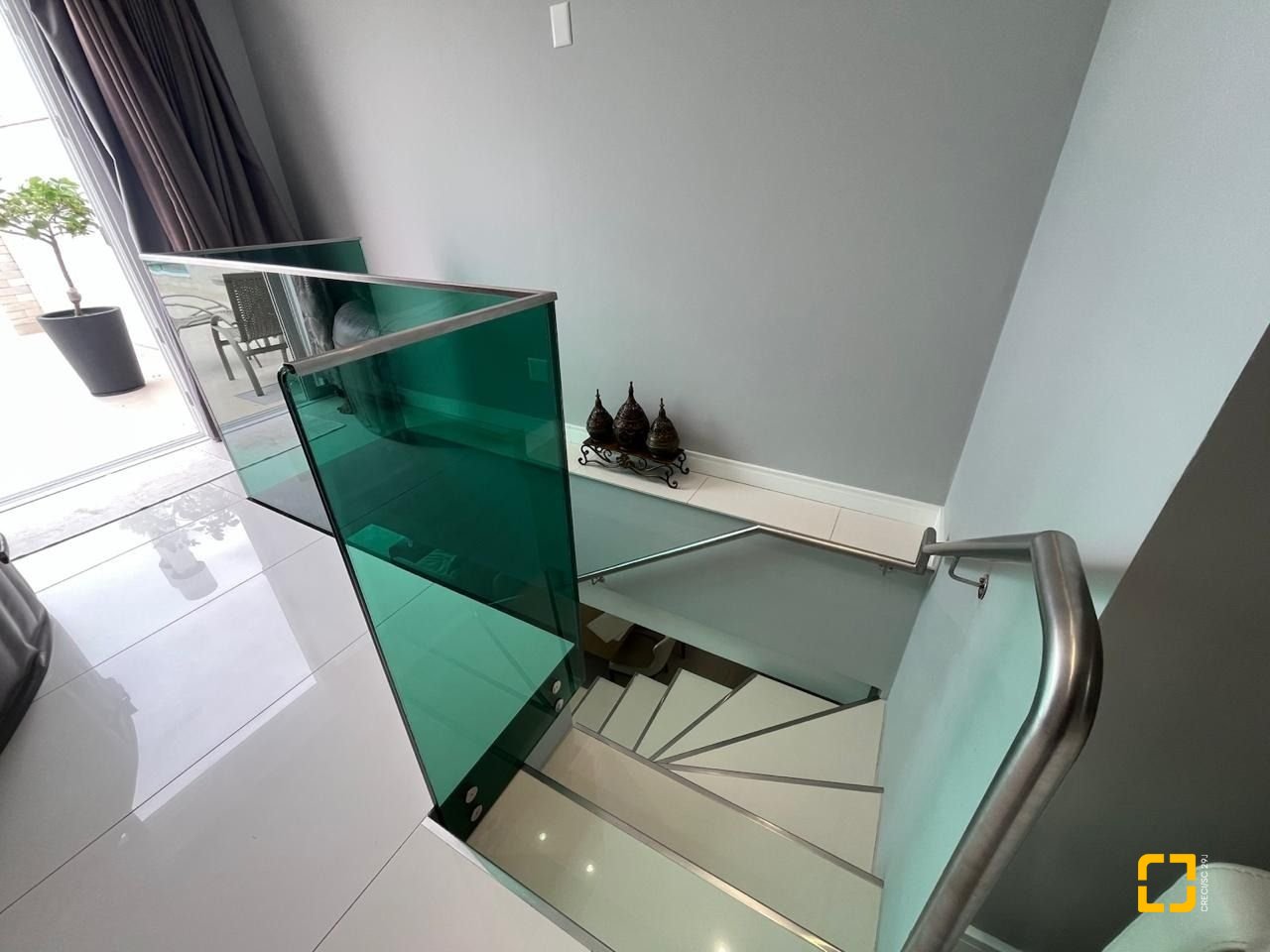 Apartamento com 280m², 4 quartos (sendo 4 suítes), 4 garagens, no bairro Canasvieiras em Florianópolis
