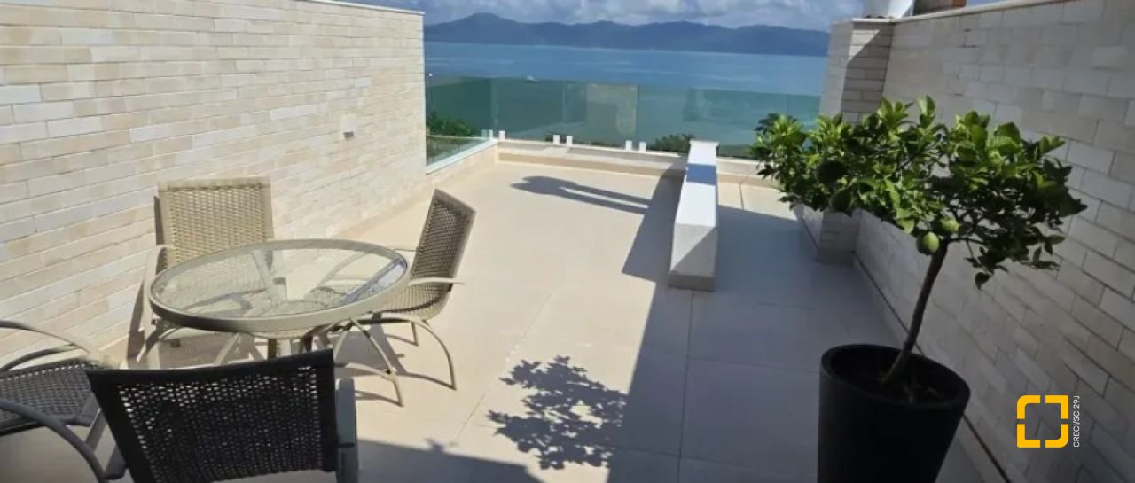 Apartamento com 280m², 4 quartos (sendo 4 suítes), 4 garagens, no bairro Canasvieiras em Florianópolis