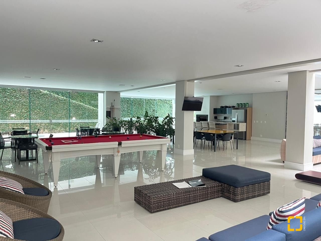 Apartamento com 280m², 4 quartos (sendo 4 suítes), 4 garagens, no bairro Canasvieiras em Florianópolis