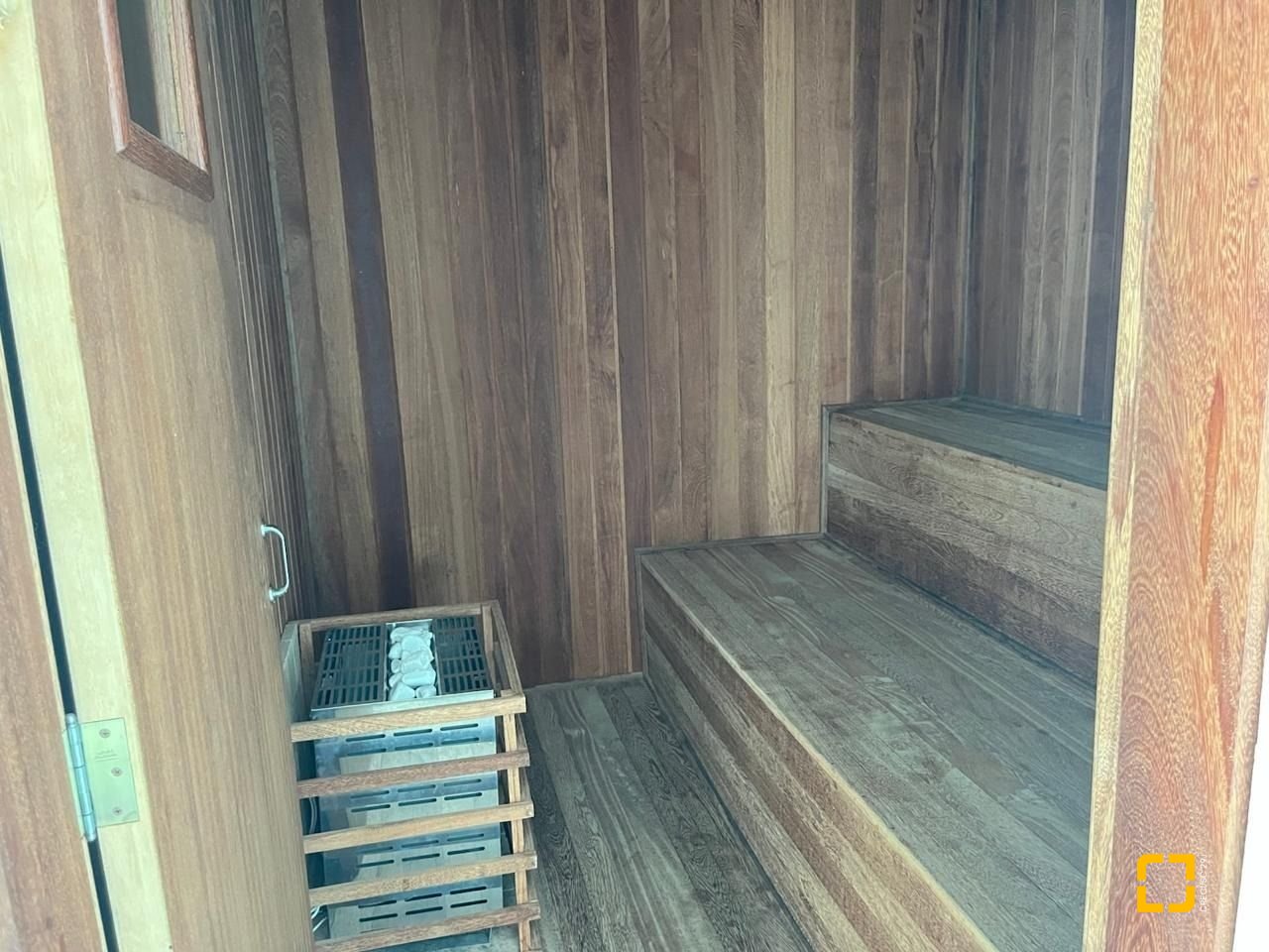 Apartamento com 280m², 4 quartos (sendo 4 suítes), 4 garagens, no bairro Canasvieiras em Florianópolis