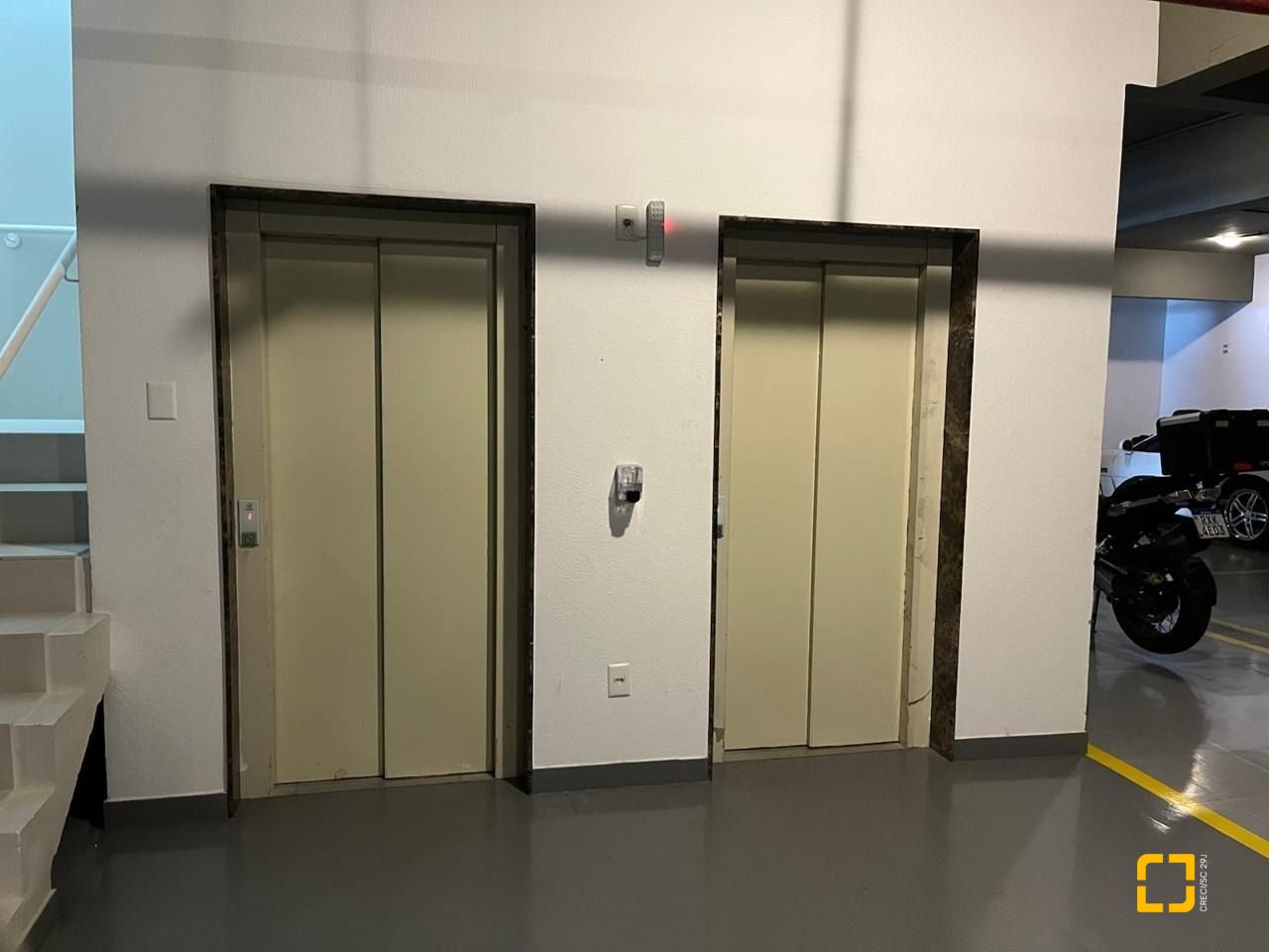 Apartamento com 280m², 4 quartos (sendo 4 suítes), 4 garagens, no bairro Canasvieiras em Florianópolis