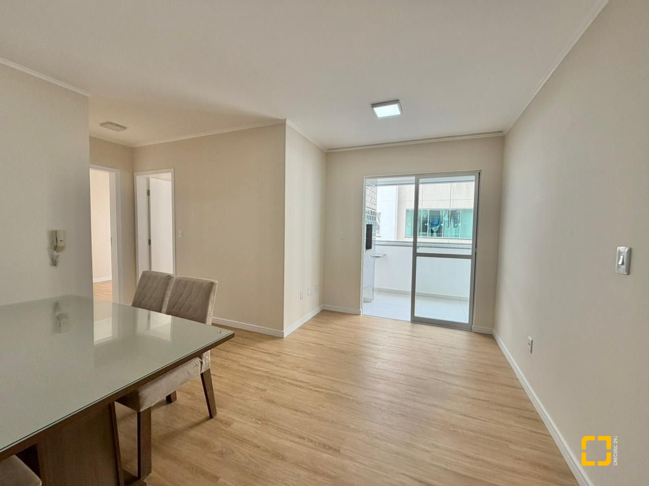 Apartamento com 58m², 2 quartos, 1 garagem, no bairro Balneário em Florianópolis