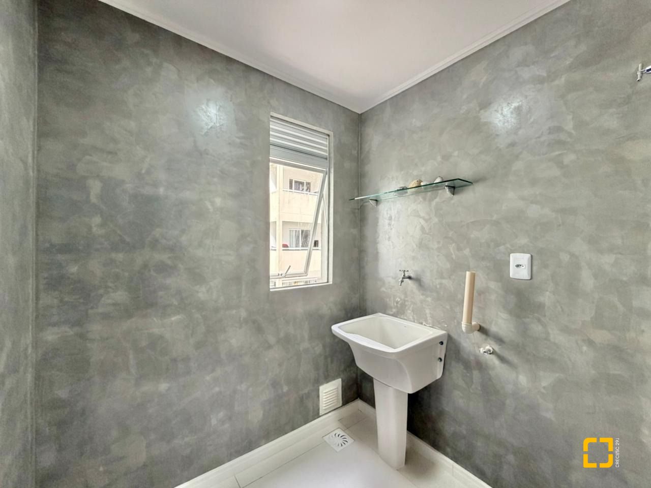 Apartamento com 58m², 2 quartos, 1 garagem, no bairro Balneário em Florianópolis