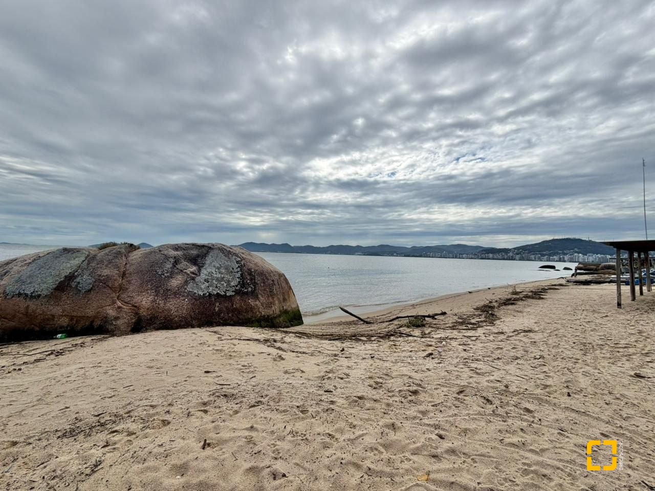 Apartamento com 58m², 2 quartos, 1 garagem, no bairro Balneário em Florianópolis