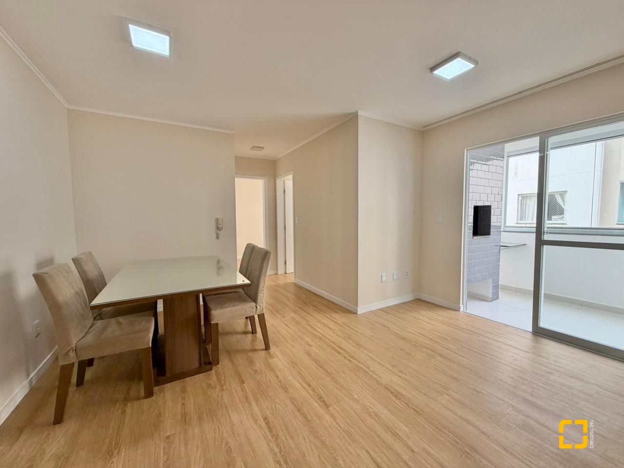 Apartamento com 58m², 2 quartos, 1 garagem, no bairro Balneário em Florianópolis