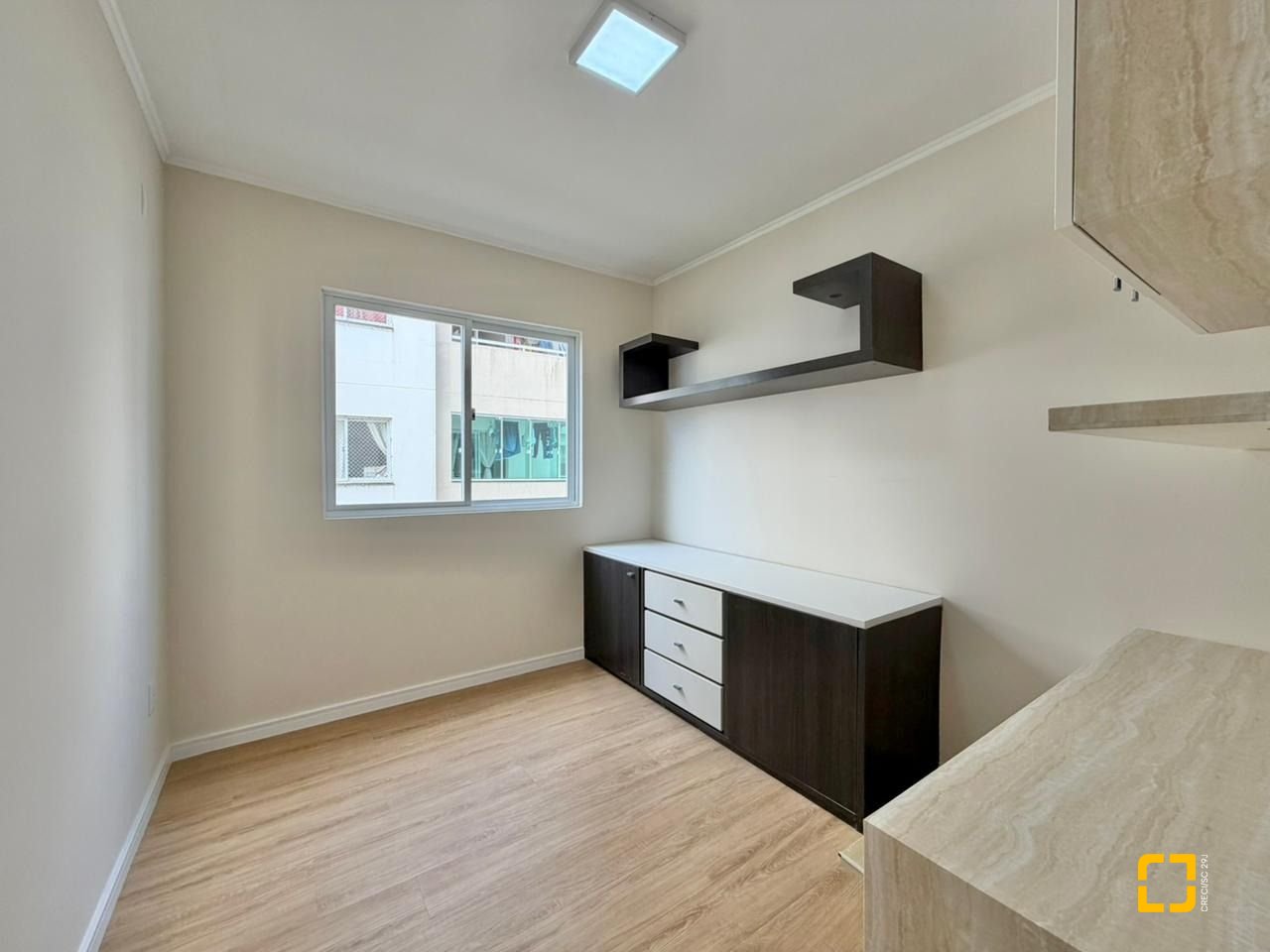 Apartamento com 58m², 2 quartos, 1 garagem, no bairro Balneário em Florianópolis
