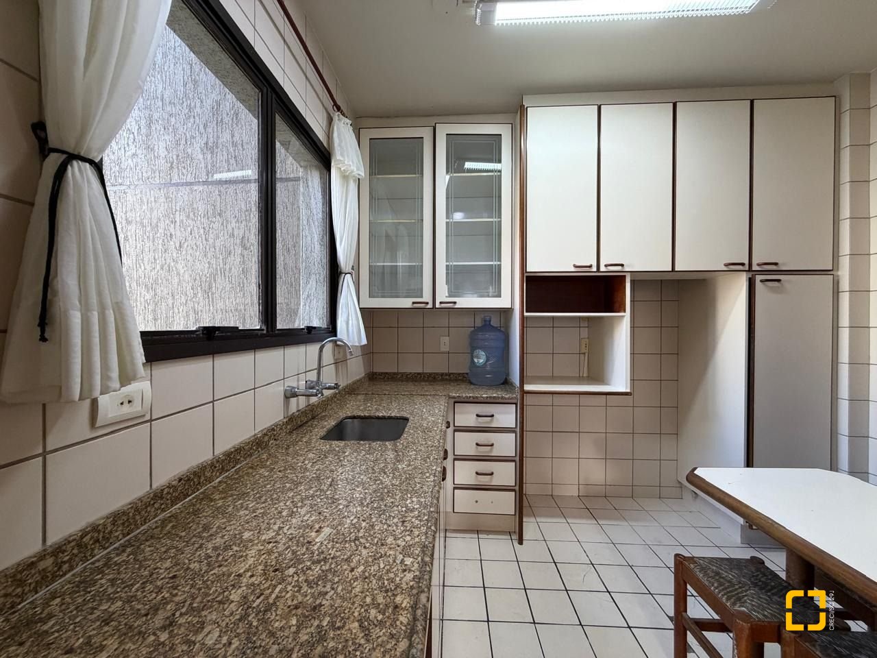 Apartamento com 81m², 2 quartos, 1 garagem, no bairro Centro em Florianópolis