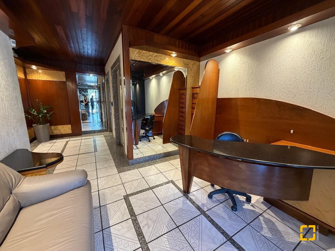Apartamento com 81m², 2 quartos, 1 garagem, no bairro Centro em Florianópolis