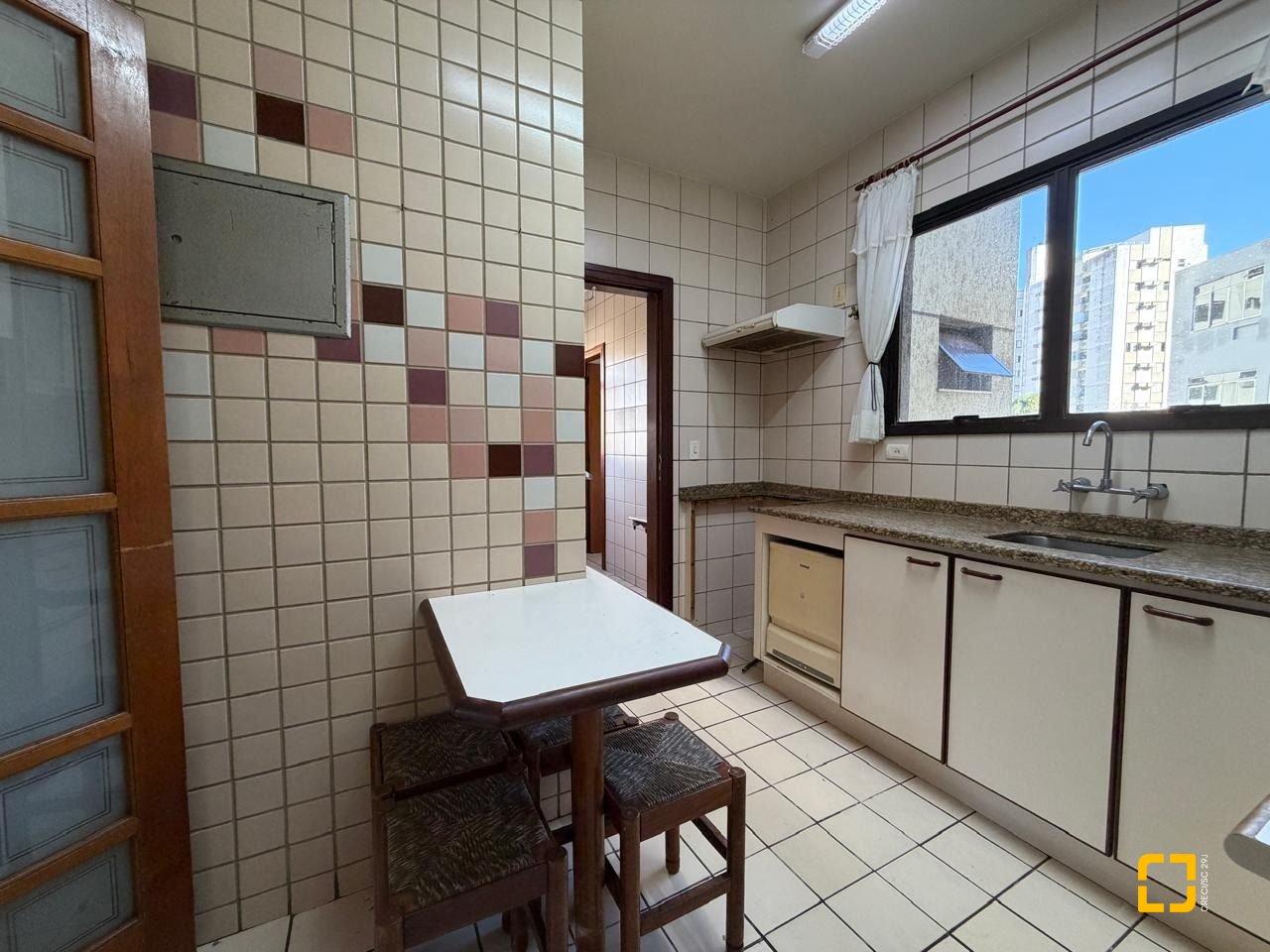 Apartamento com 81m², 2 quartos, 1 garagem, no bairro Centro em Florianópolis