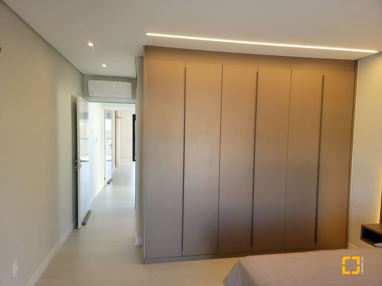 Casa com 217m², 6 quartos (sendo 3 suítes), 2 garagens, no bairro Cachoeira do Bom Jesus em Florianópolis