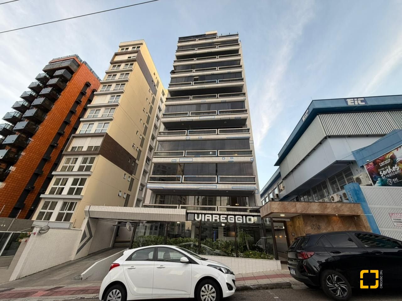 Apartamento com 146m², 5 quartos (sendo 1 suíte), 2 garagens, no bairro Centro em Florianópolis