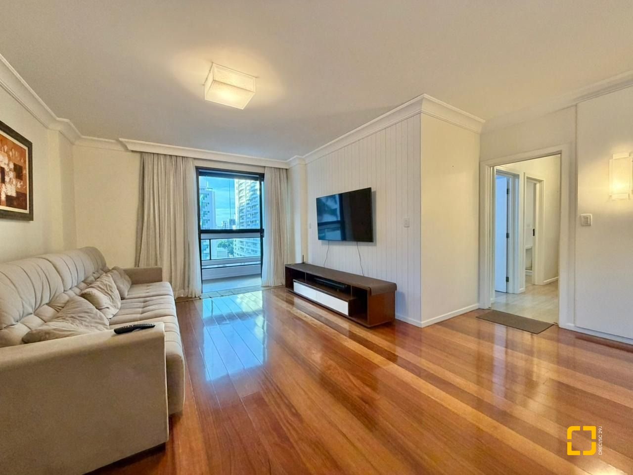 Apartamento com 146m², 5 quartos (sendo 1 suíte), 2 garagens, no bairro Centro em Florianópolis