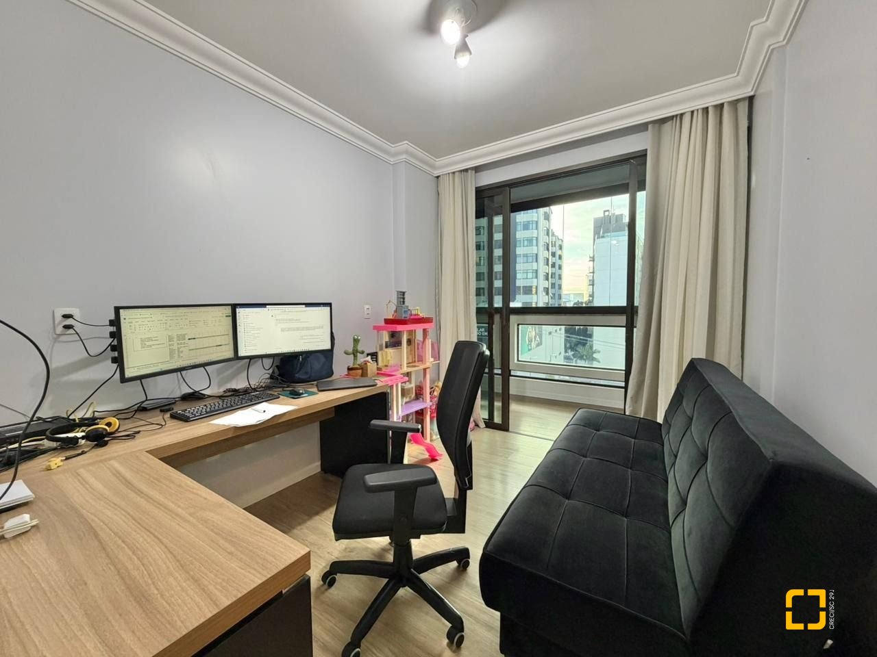 Apartamento com 146m², 5 quartos (sendo 1 suíte), 2 garagens, no bairro Centro em Florianópolis