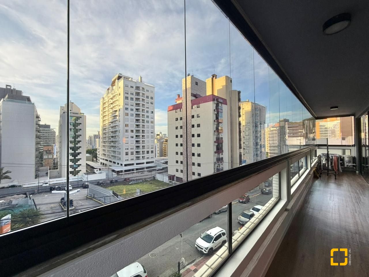 Apartamento com 146m², 5 quartos (sendo 1 suíte), 2 garagens, no bairro Centro em Florianópolis