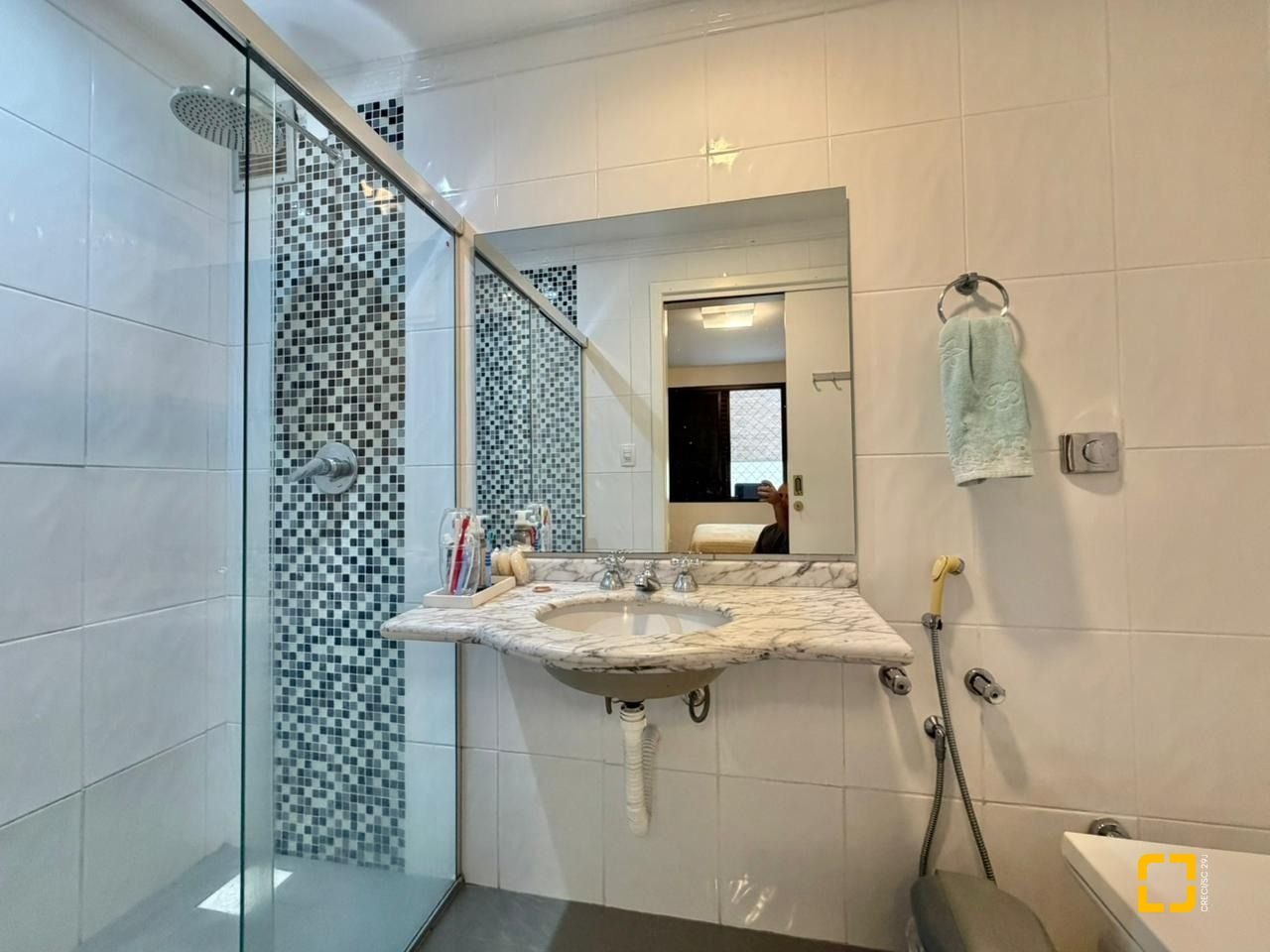 Apartamento com 146m², 5 quartos (sendo 1 suíte), 2 garagens, no bairro Centro em Florianópolis