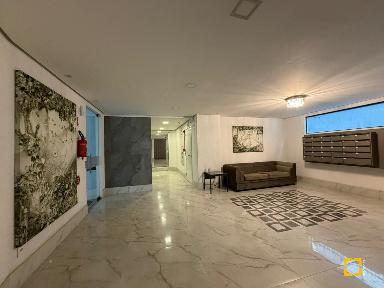Apartamento com 146m², 5 quartos (sendo 1 suíte), 2 garagens, no bairro Centro em Florianópolis