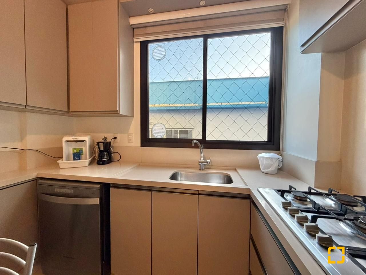 Apartamento com 146m², 5 quartos (sendo 1 suíte), 2 garagens, no bairro Centro em Florianópolis