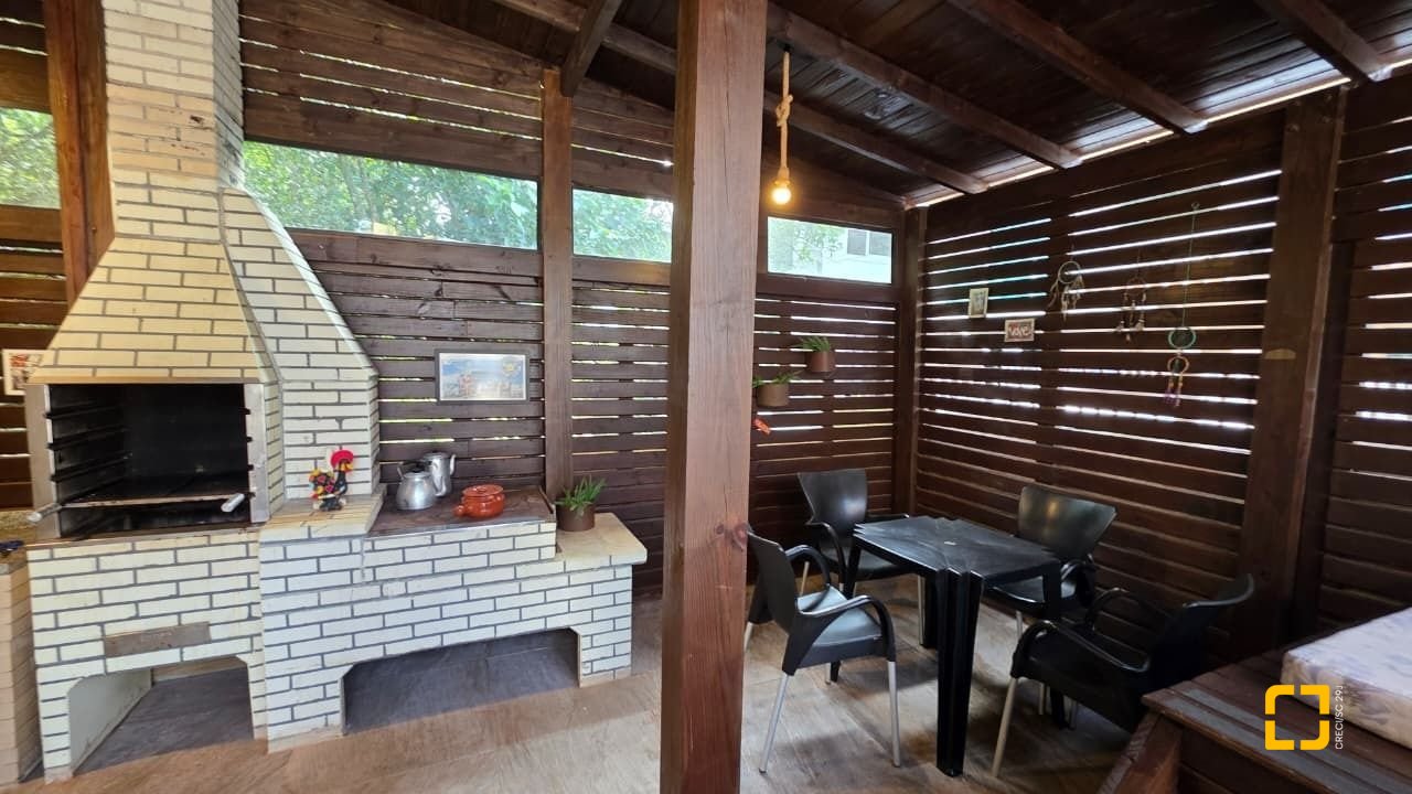 Casa com 100m², 3 quartos, 2 garagens, no bairro Campeche em Florianópolis
