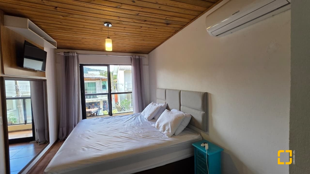 Casa com 100m², 3 quartos, 2 garagens, no bairro Campeche em Florianópolis
