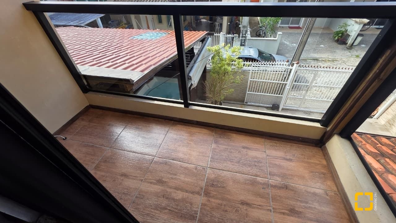 Casa com 100m², 3 quartos, 2 garagens, no bairro Campeche em Florianópolis