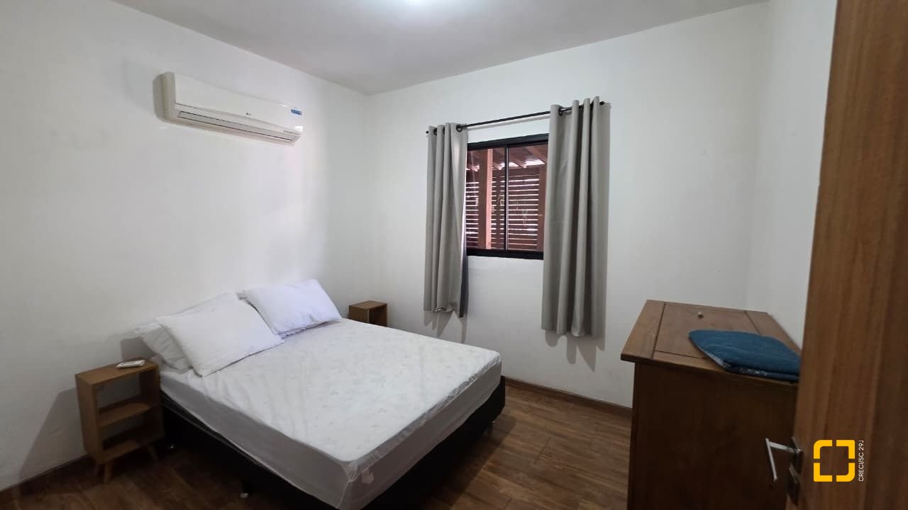 Casa com 100m², 3 quartos, 2 garagens, no bairro Campeche em Florianópolis