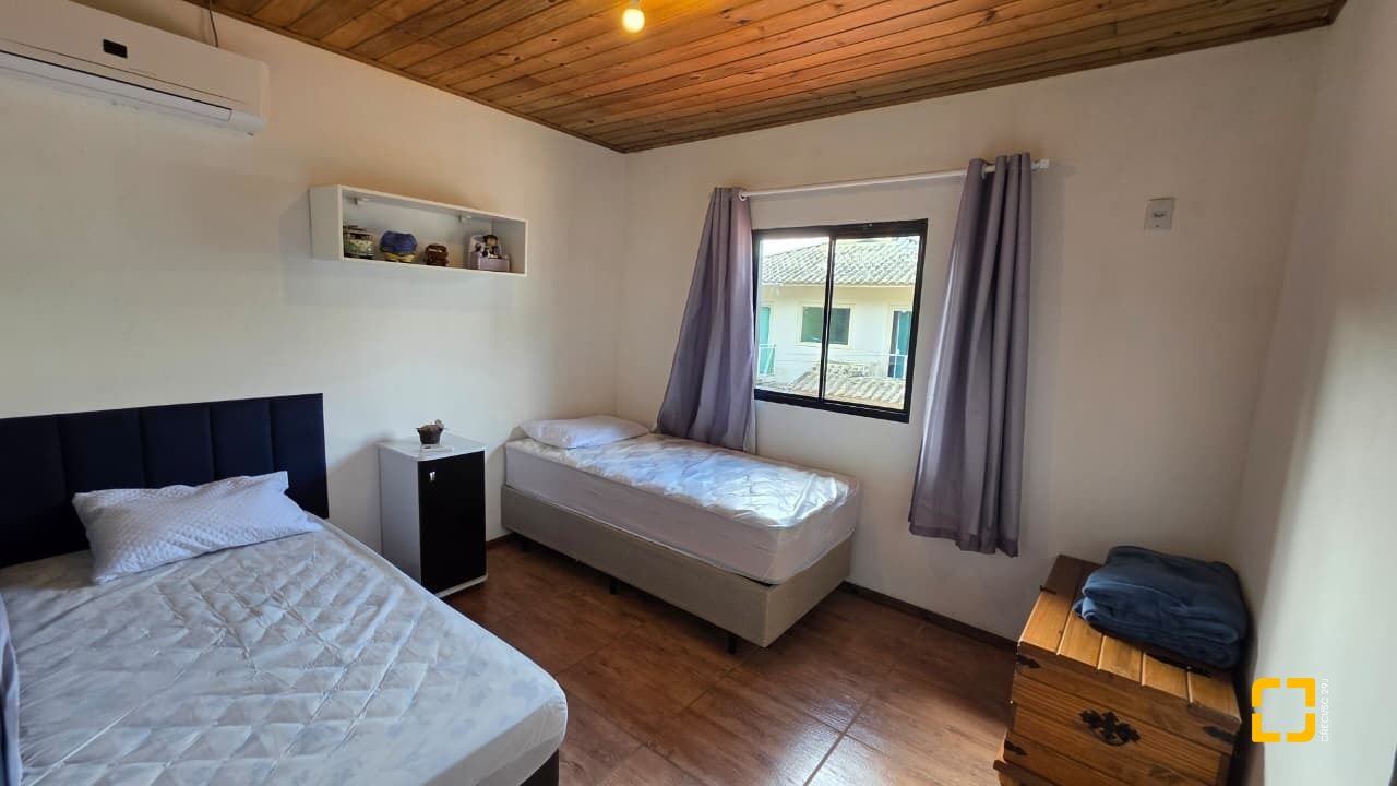 Casa com 100m², 3 quartos, 2 garagens, no bairro Campeche em Florianópolis