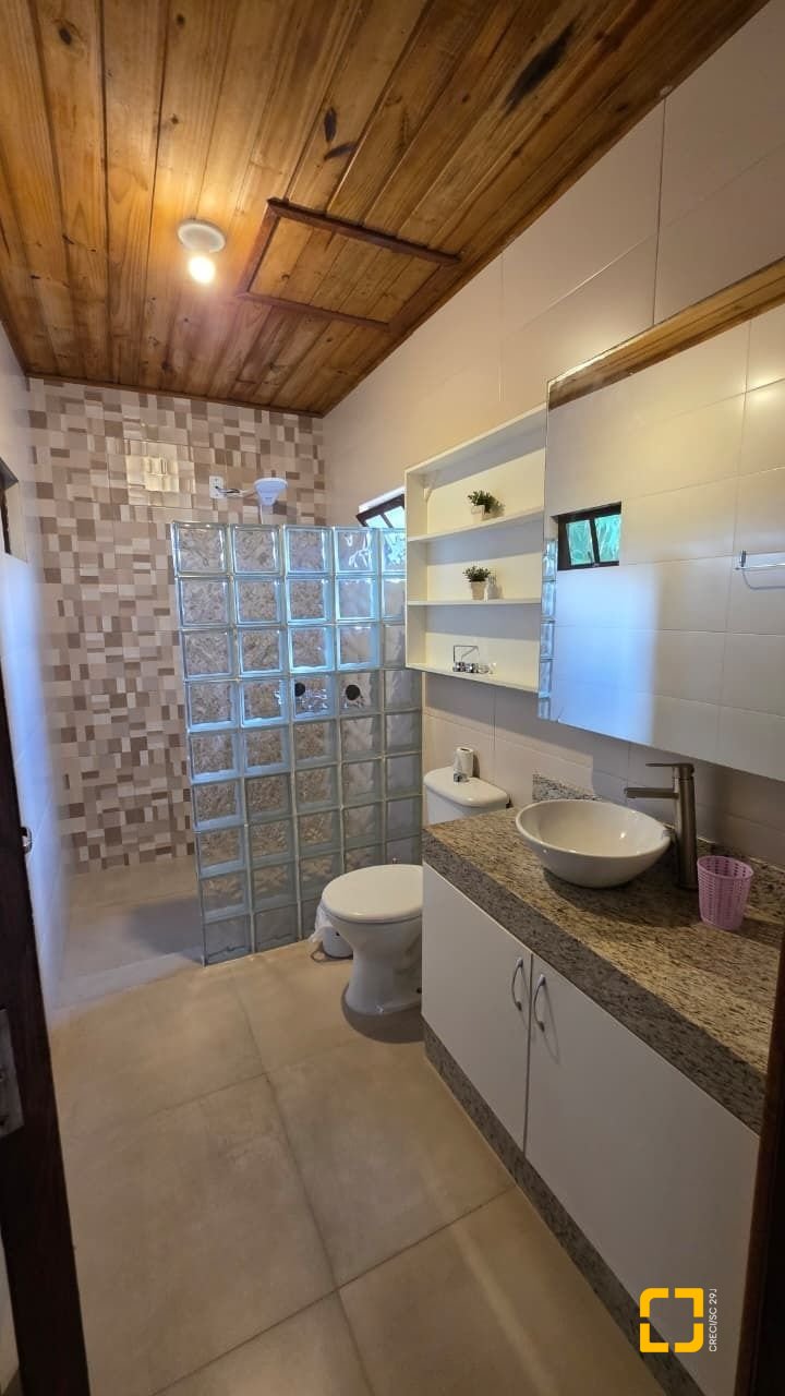 Casa com 100m², 3 quartos, 2 garagens, no bairro Campeche em Florianópolis