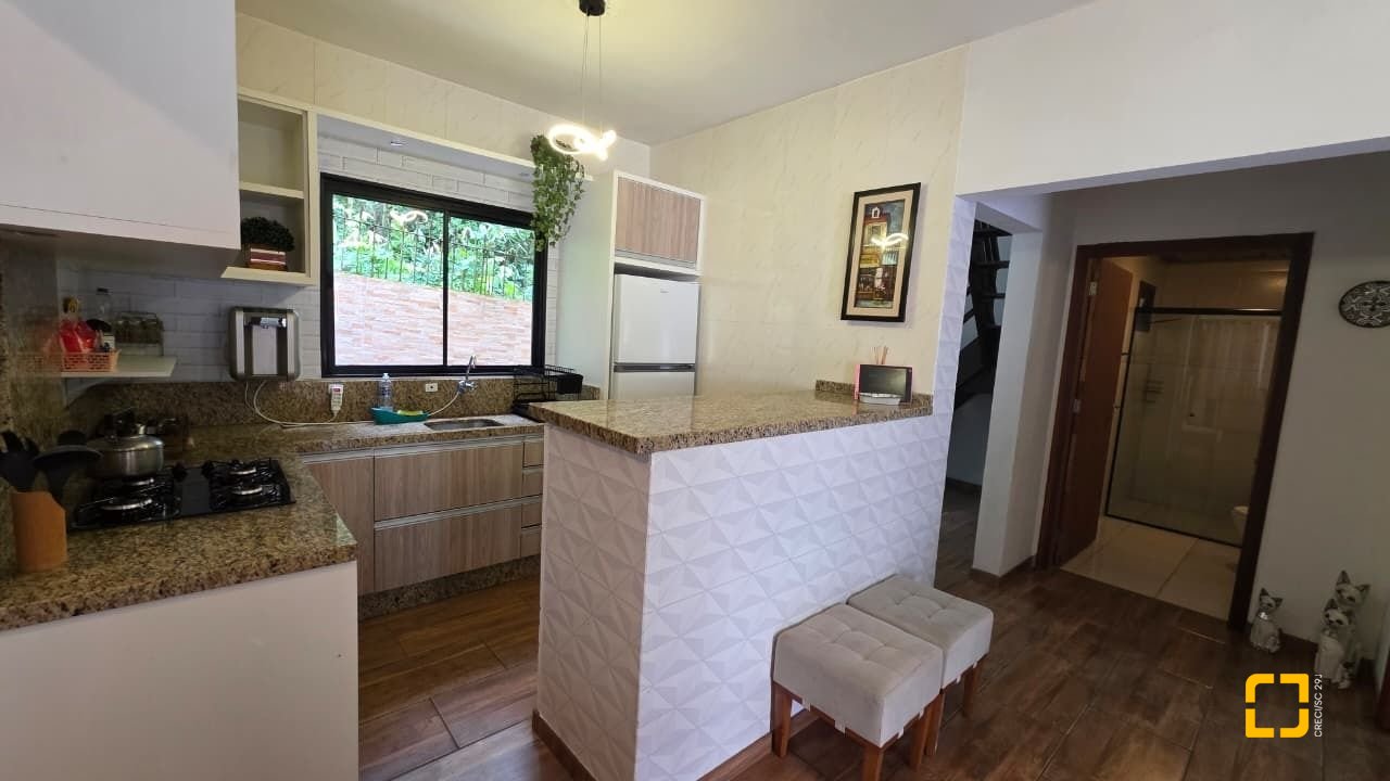 Casa com 100m², 3 quartos, 2 garagens, no bairro Campeche em Florianópolis