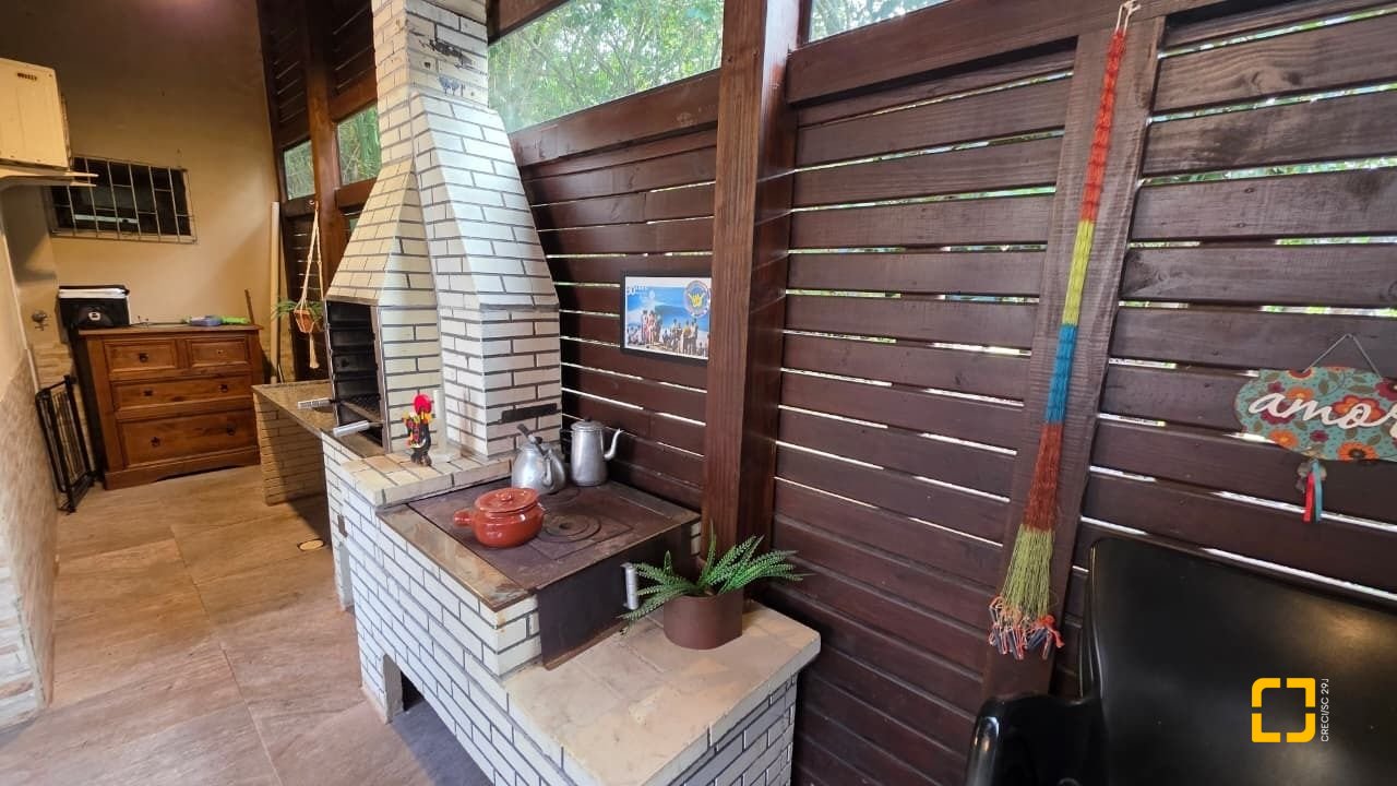 Casa com 100m², 3 quartos, 2 garagens, no bairro Campeche em Florianópolis