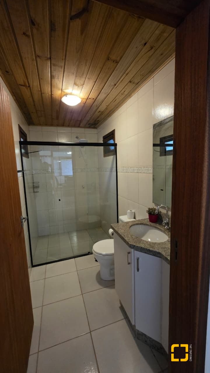 Casa com 100m², 3 quartos, 2 garagens, no bairro Campeche em Florianópolis