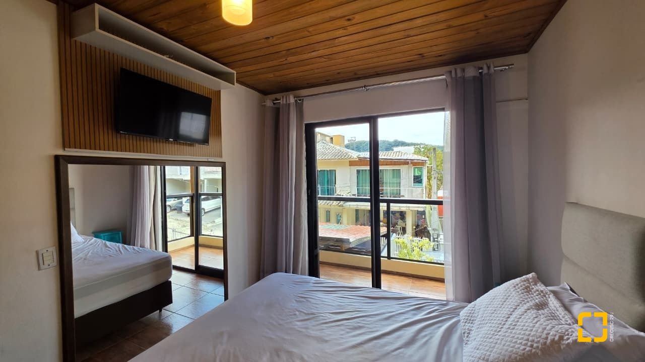 Casa com 100m², 3 quartos, 2 garagens, no bairro Campeche em Florianópolis