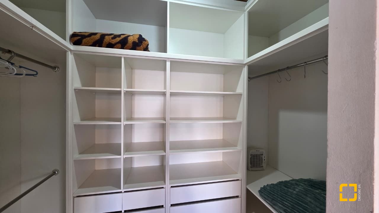 Casa com 100m², 3 quartos, 2 garagens, no bairro Campeche em Florianópolis
