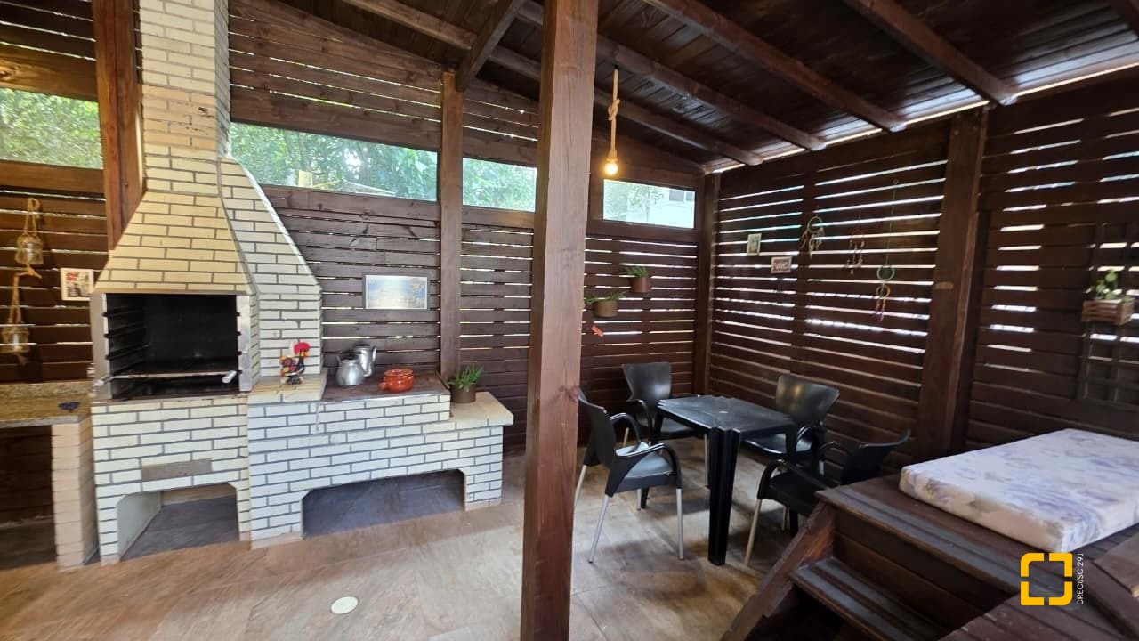 Casa com 100m², 3 quartos, 2 garagens, no bairro Campeche em Florianópolis